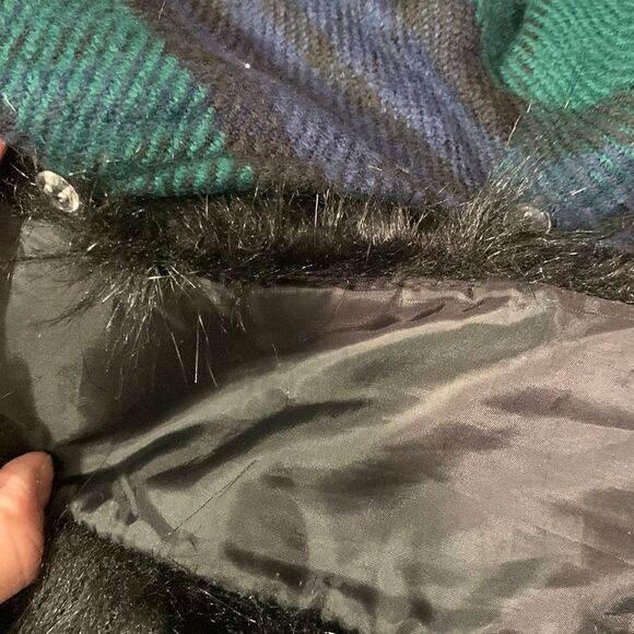 Ralph Lauren Shawl - Picture 5 of 5